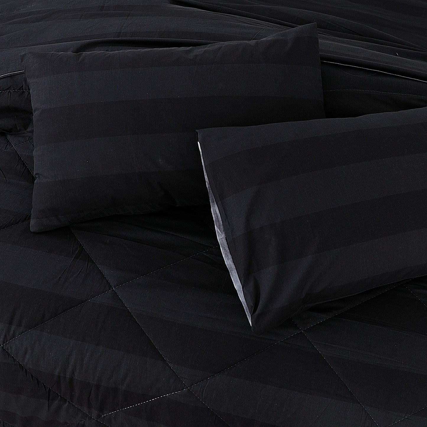 Black Sword -Premium Summer Comforter Set (Light Filling)