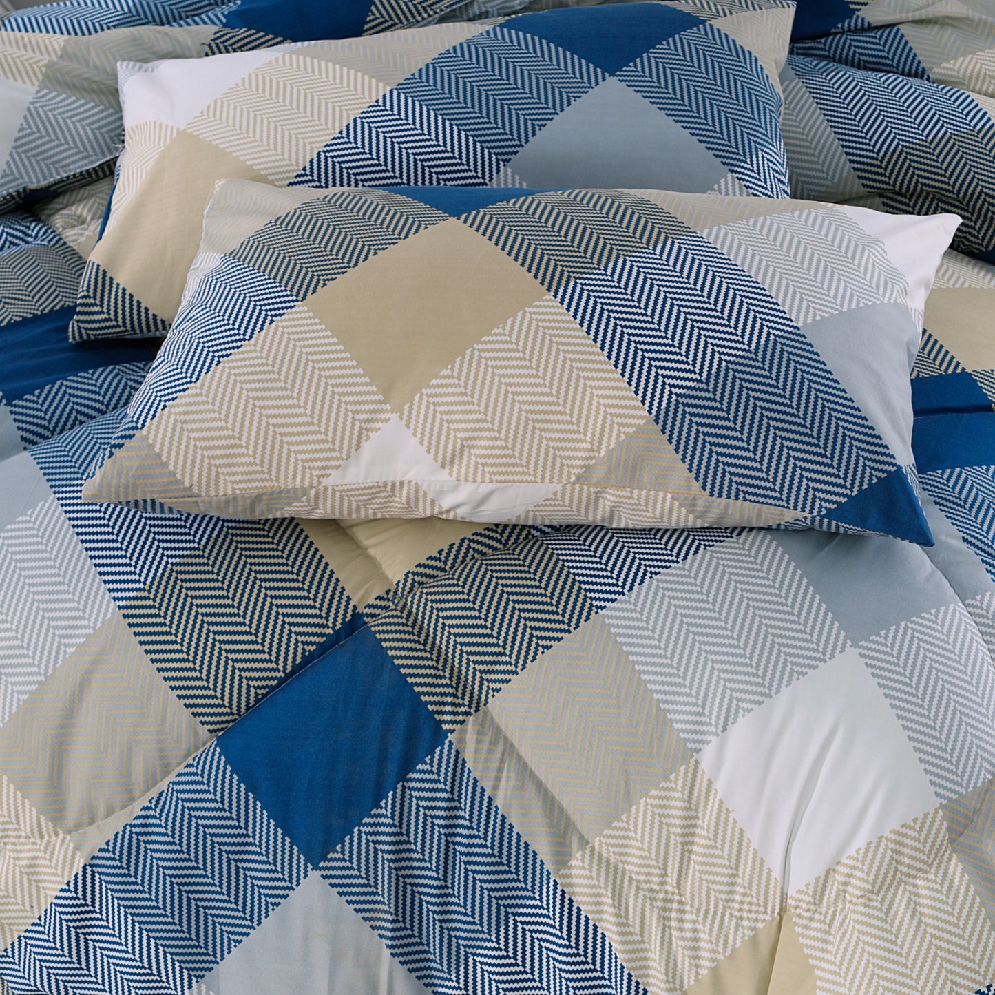 GEOMATRICAL - Premium 6pcs WINTER RAZAI/QUILT Set (HEAVY FILLING)